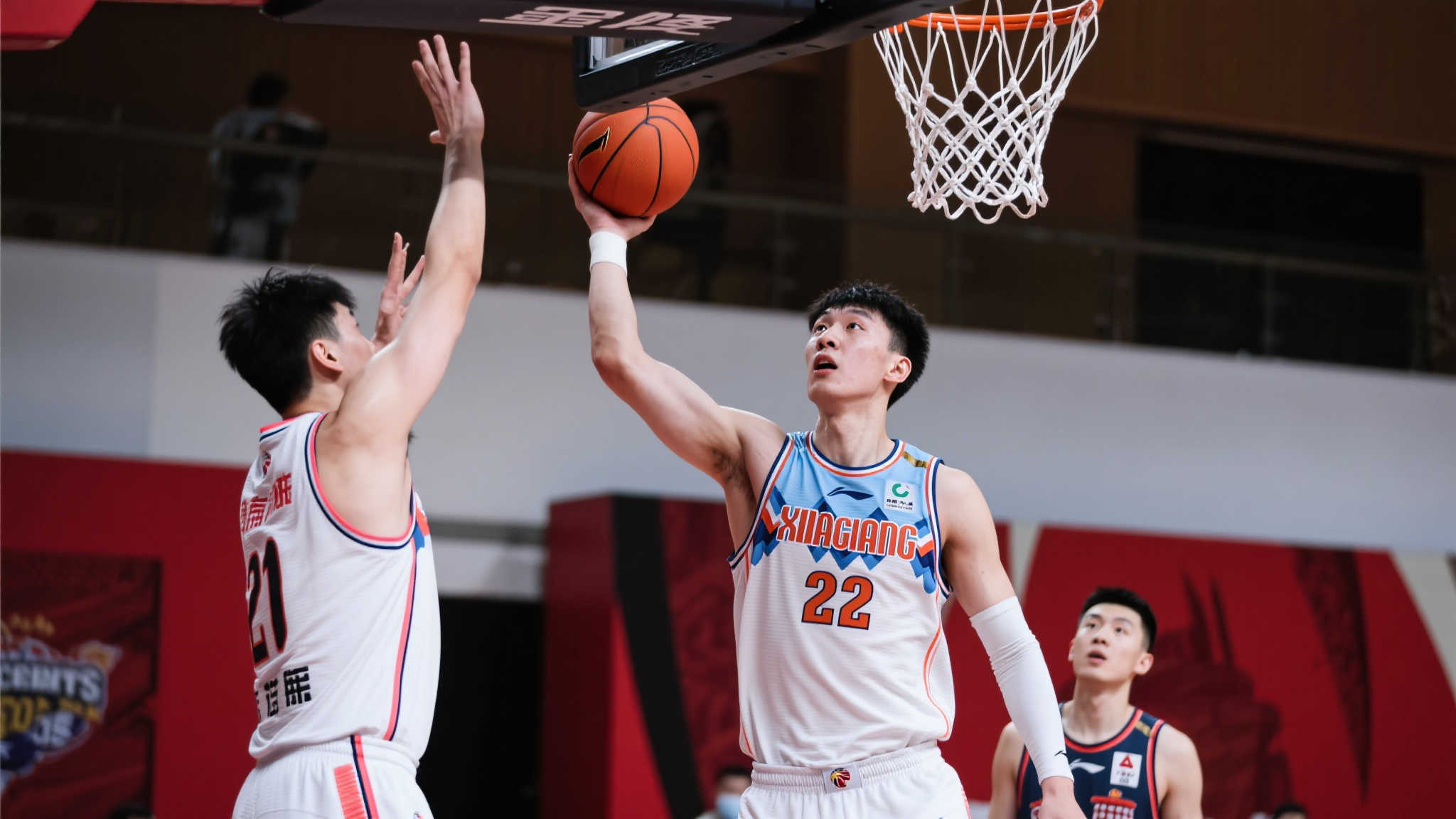 这使得他至 这使得他至